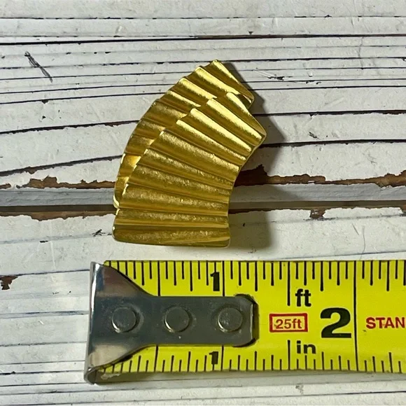 CRAFT Vintage 80’s MCM Art Deco Gold Tone Fan Signed Statement Clip On Earrings - Picture 10 of 10